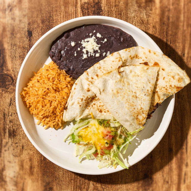 BRISKET QUESADILLA PLATE.