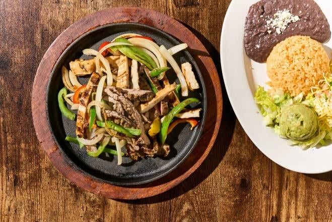 CHICKEN & BEEF FAJITAS FEED 6 PEOPLE.