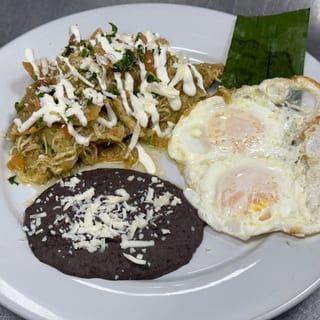 CHILAQUILES VERDES